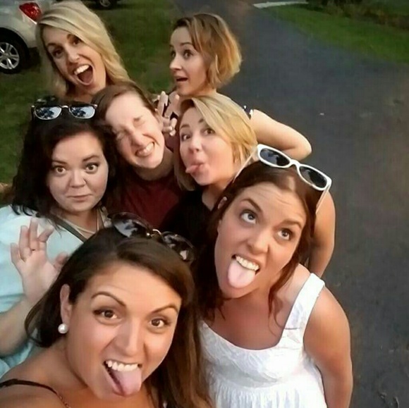 Meet Your Posher, Casey - Picture 6 of 8